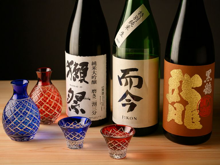 日本酒をはじめ、料理を引き立てる酒を各種厳選