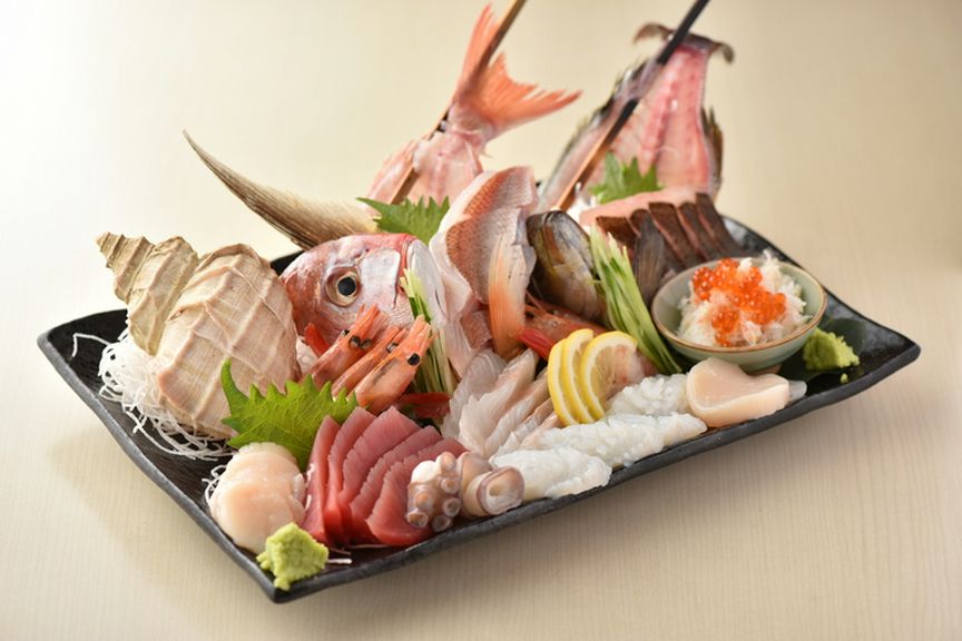 淡路島漁港から毎日届く旬魚を使用し鮮度と旨みを存分に味わえる自慢のおすすめ海鮮料理です