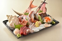 淡路島漁港から毎日届く旬魚を使用し鮮度と旨みを存分に味わえる自慢のおすすめ海鮮料理です