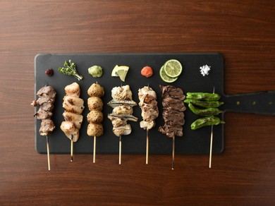 香ばしさと旨みを引き出す丁寧な焼きにこだわった何本でも楽しめるおすすめ焼き鳥