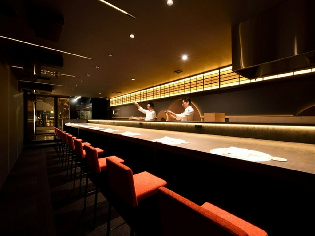 用途で選べる上質な空間、五感で愉しむカウンターと個室