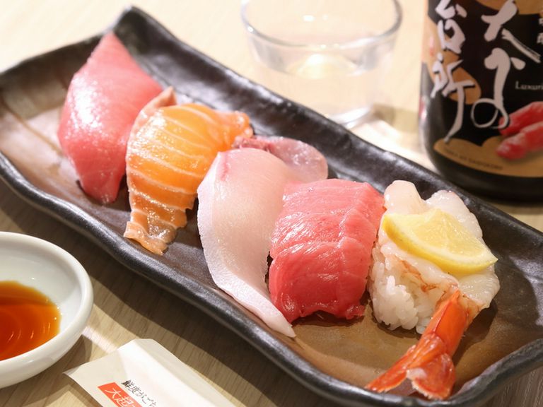 寿司の醍醐味を余すことなく盛り合わせた『上々にぎりづくし』