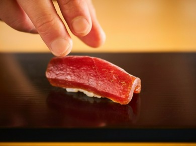 大切な人と過ごす夜に選びたい、大人の江戸前鮨