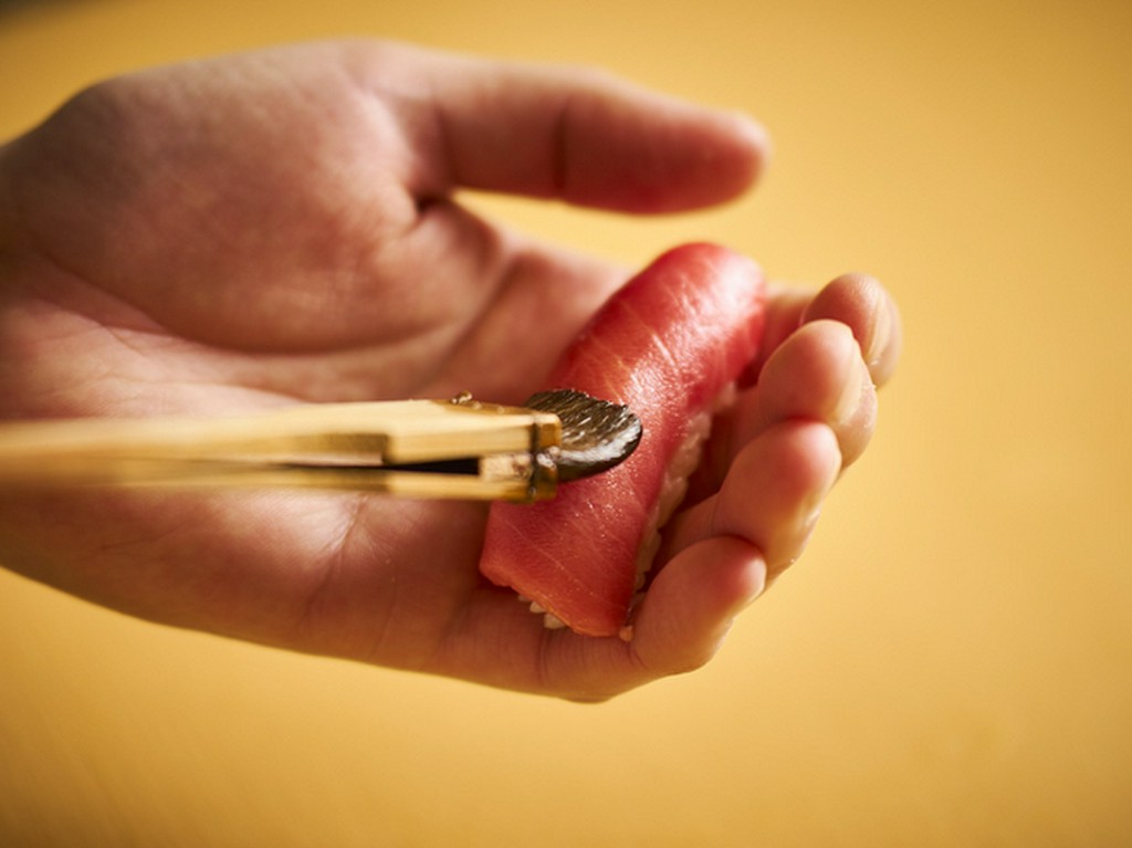 カウンターでのライブ感もお楽しみください