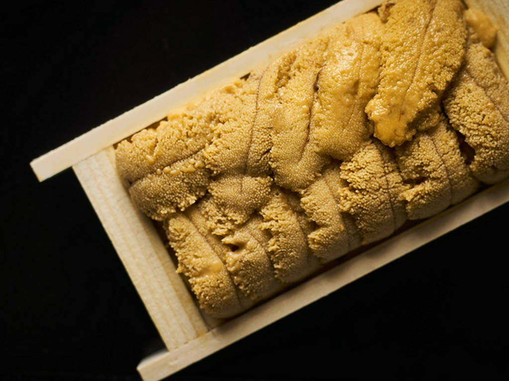 豊洲市場より仕入れる最高級厳選雲丹に舌鼓