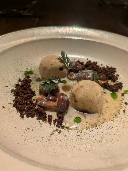 コースを締めくくるデザートの一例『なめこのムース』