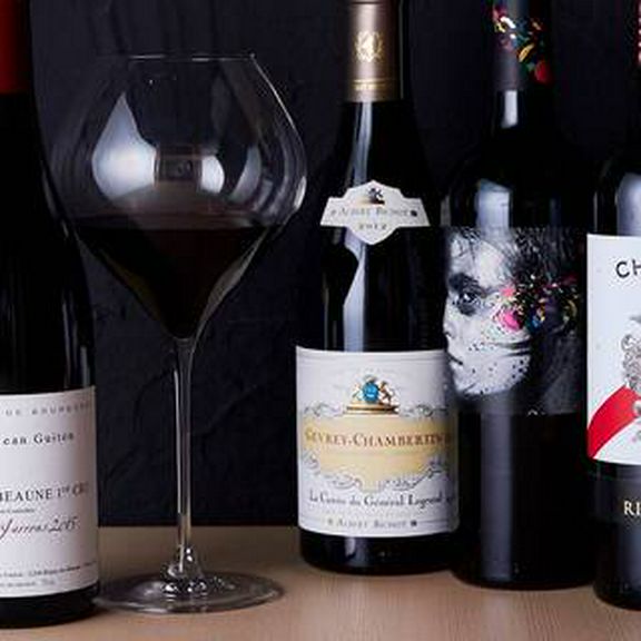 プレミアムワインも。ソムリエが厳選したワインが豊富