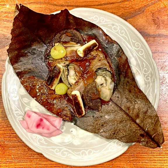 牡蠣と鴨の朴葉焼き