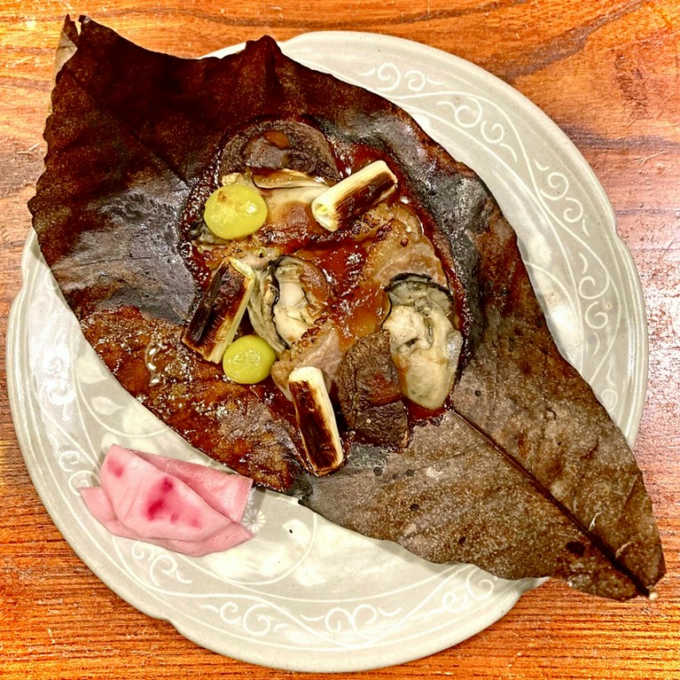 牡蠣と鴨の朴葉焼き