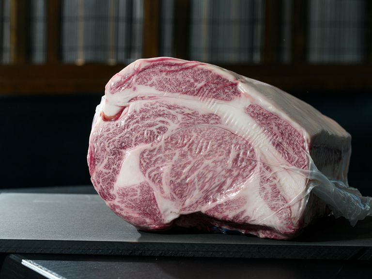 極上の肉質で赤身も霜降りも絶品。福井県のブランド牛「若狭牛」