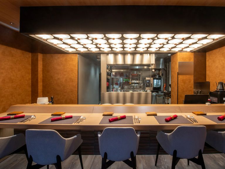 古都の美意識と現代的センスが調和した空間で落ち着いて憩える