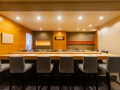 思いっきり遊んだ後は、ゆったり落ち着く空間でディナーデート