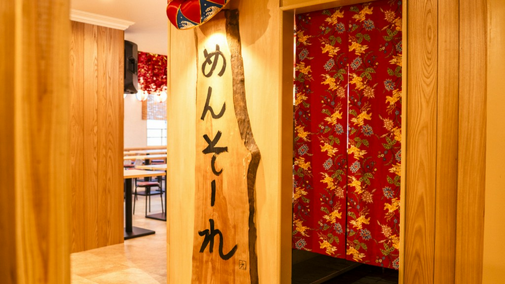 音楽のグルーヴに重なり、食の時間も心地良く展開