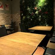 ２階席
１０～２０名様個室あり
２～４名様個室あり