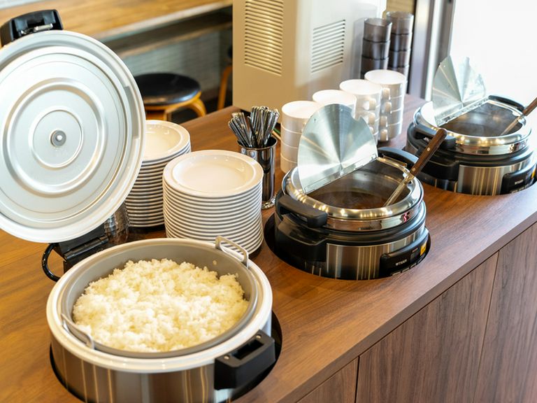 メインを決めて、カレー・ご飯・味噌汁は自由気ままに