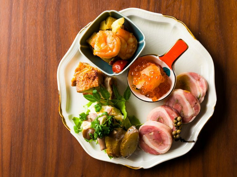 会話弾む店内＆華やかな料理で、女子会利用もオススメ