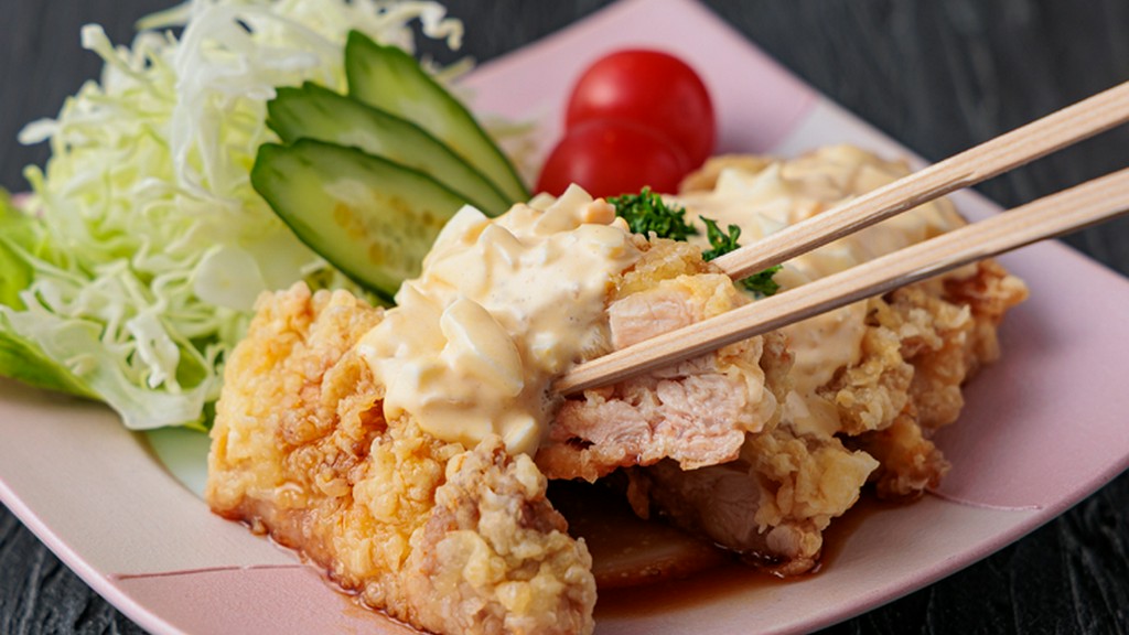 昼は定食でお腹一杯にして、夜は居酒屋として一人呑み