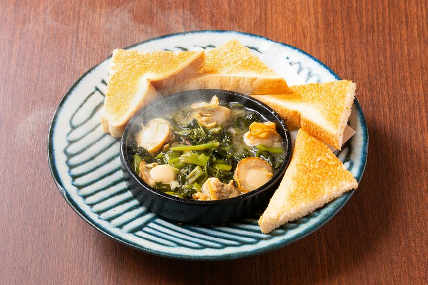 ベビーホタテとつぶ貝わさびアヒージョ