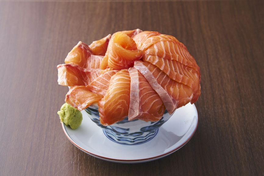 びっくりサーモン丼