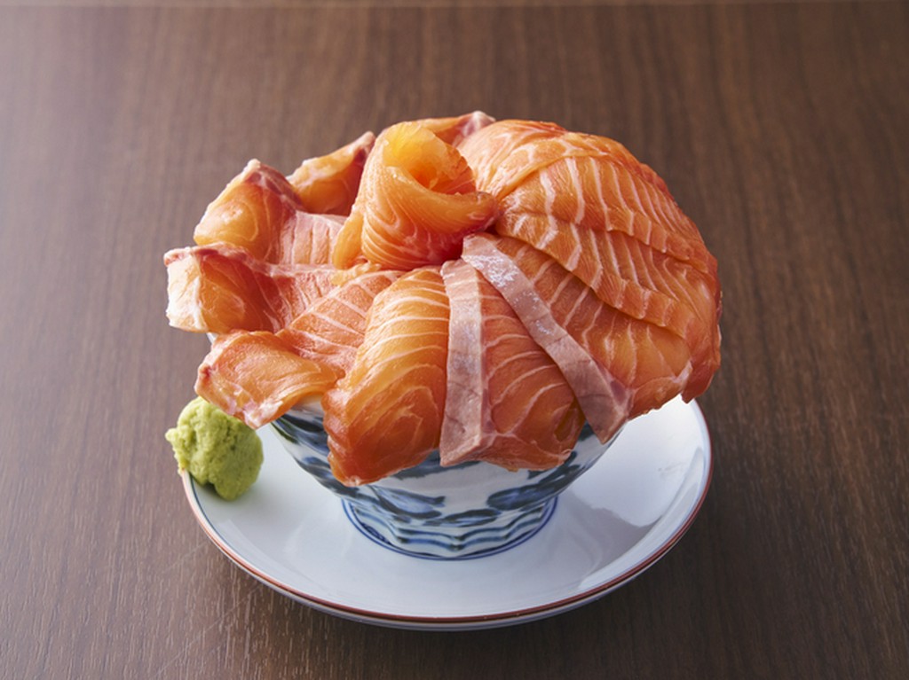 びっくりサーモン丼