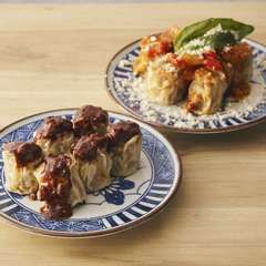 1つ1つ店内で作る〈手包み焼売〉は必食