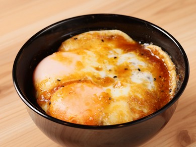 店長イチオシの人気メニュー。シンプルなのにご飯が進む、リピーター続出の北見名物『め丼』