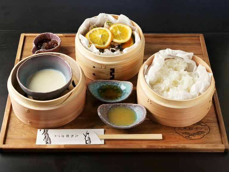 素材を活かした蒸し料理を楽しめる古民家カフェ