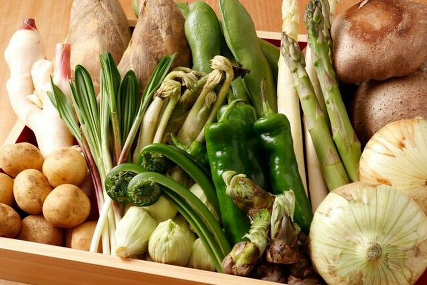 旬の厳選素材を主役に、持ち味を最大限に引き出す繊細な料理