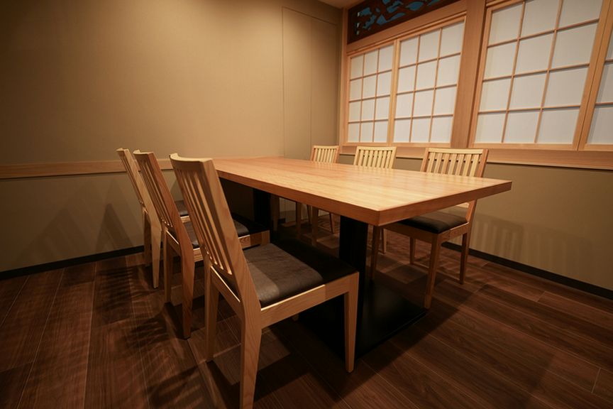 接待や会食にオススメ。周囲の目を気にせず過ごせる完全個室