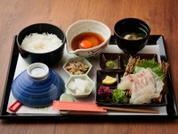 新鮮な鯛と濃厚卵が引き立て合う、贅沢仕立ての『宇和島鯛めし』