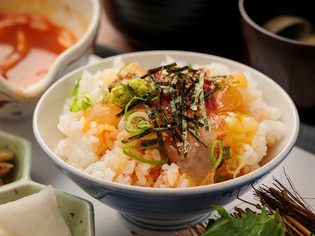 愛媛の鯛、京都の米、濃厚卵が生む至福の味わい