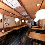 愛媛の郷土料理を、落ち着いた空間の中でゆっくりと味わえるよう、店内の雰囲気づくりにもこだわりが感じられます。心地よい時間とともに、本場の味わいを楽しめるのが魅力です。
