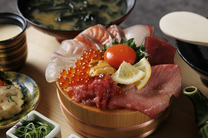 獲れたての鯛を贅沢に味わえる