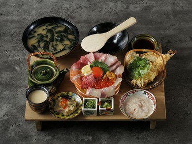 人気の海鮮をたっぷりと。『浮世離れ御膳　弐の型』