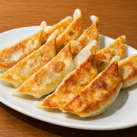 肉汁溢れるジューシー餃子。ワンコインが嬉しい『焼き餃子』