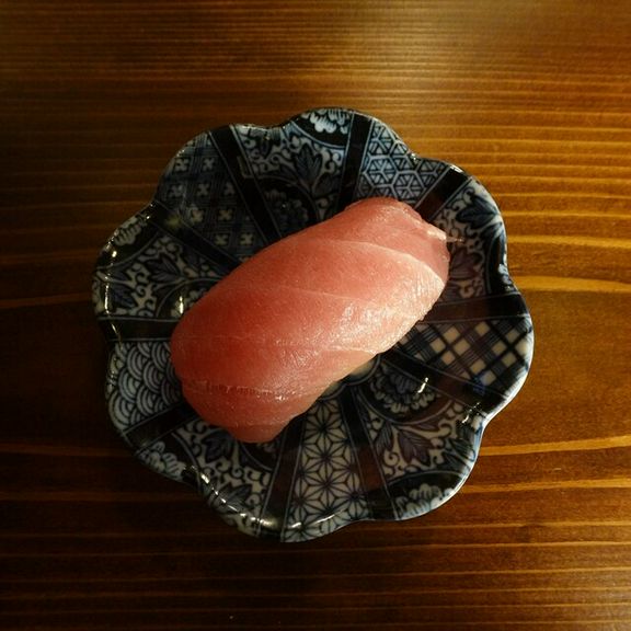 寿司の王道もリーズナブルに『まぐろ赤身』