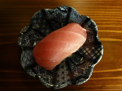 寿司の王道もリーズナブルに『まぐろ赤身』