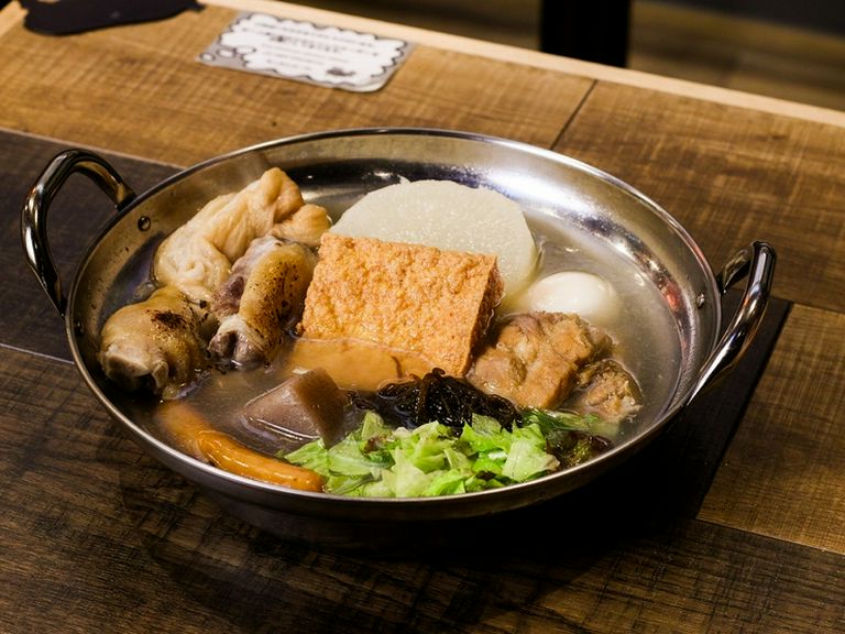 沖縄の塩をベースに沖縄の定番食材も盛り込んだ、個性豊かな『おでん』