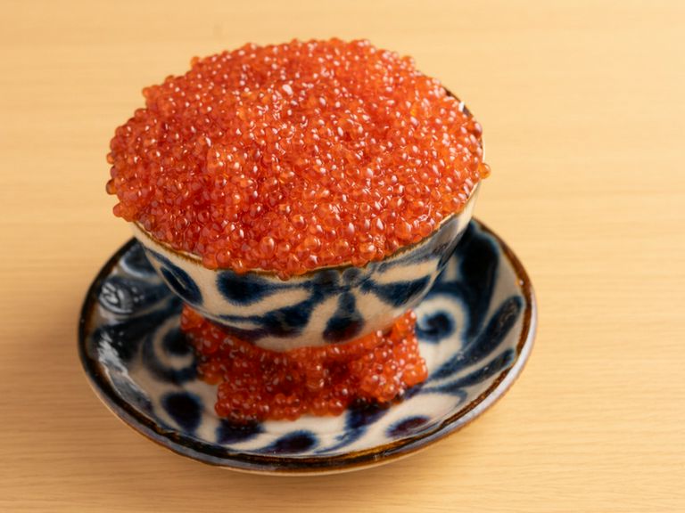 一粒ひと粒が主役。豪快な『いくら丼』