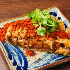 ひとくち食べたら止まらない、刺激と旨みのやみつきチキン『毛沢東スパイシーチキン』
