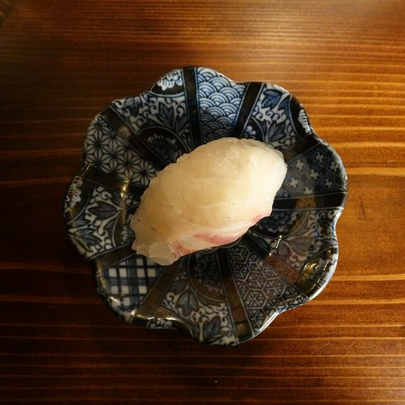 新鮮な魚介を活かした寿司＆海鮮料理はいずれも絶品