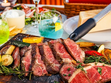 『牛サーロインの香草ステーキ』本格BBQをお手軽に！
