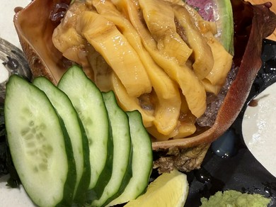 生でも焼きでもおいしい、大粒でミルキーな『宮城県産殻牡蠣』
