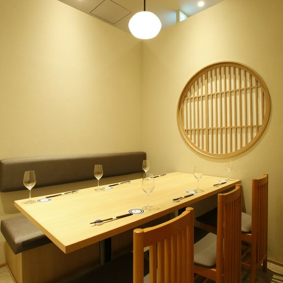 大切な会食に最適な落ち着きの個室
