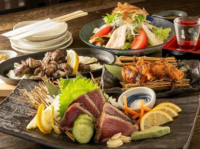 カツオの藁焼きタタキや宮崎風炭火焼きをメインに、様々なお料理をお楽しみください♪
