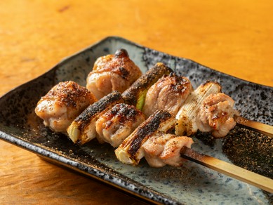 丁寧に仕込み、ふっくらと焼き上げる職人仕立ての『地どりねぎ間』