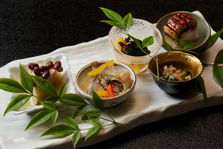 訪れる月によって異なる旬の味覚に出会える『月替わりの前菜』