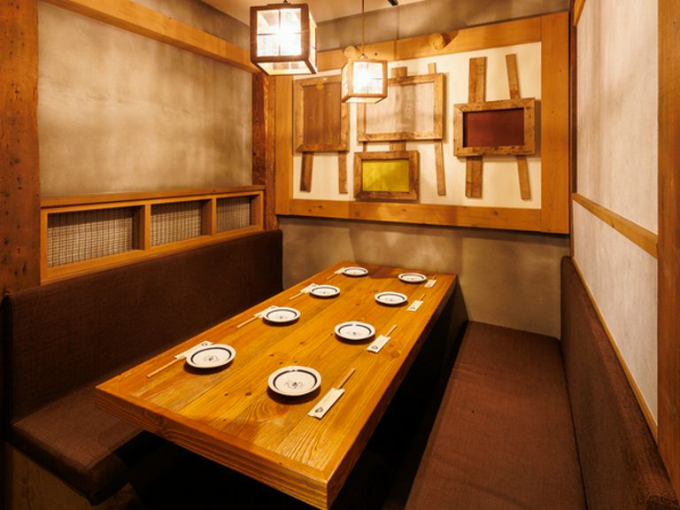 大切な会食にも使いやすい落ち着いた空間
