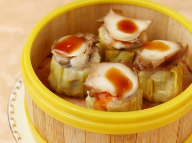 大満足まちがいなし！　鮑がのった贅沢な点心『香港風鮑のせ焼売（3個） 』