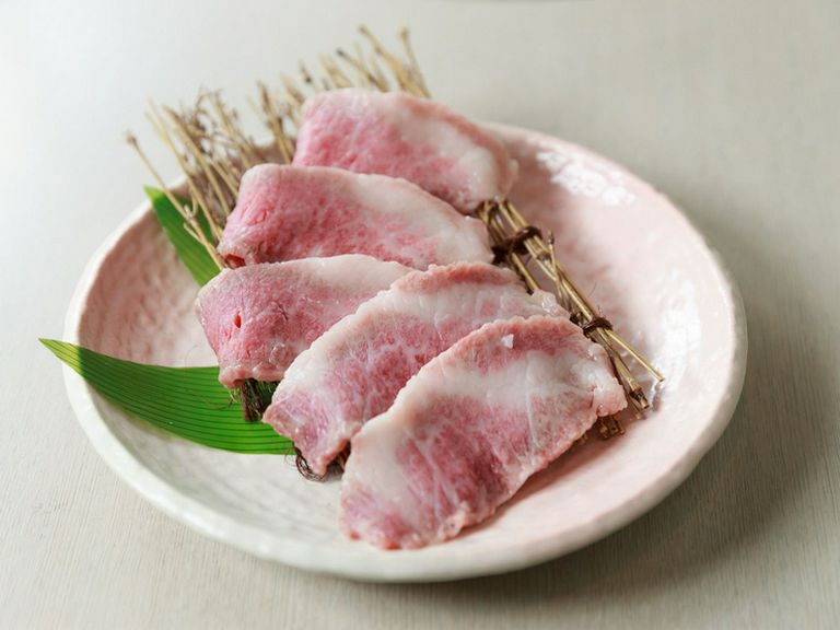 品質重視で仕入れた『特上カルビ』はまさに心躍る味わい!コストパフォーマンスにもこだわった自慢の逸品。